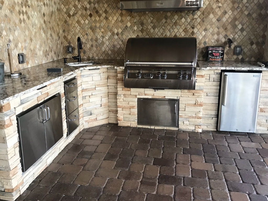 Outdoor Paver Kitchen After